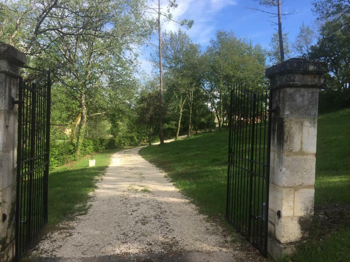 فيلا Saint-Julien-de-Crempseفي La Roque المظهر الخارجي الصورة